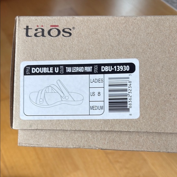 Taos Women's Leopard Print Sandals, Velcro closures for perfect fit. - Picture 5 of 5